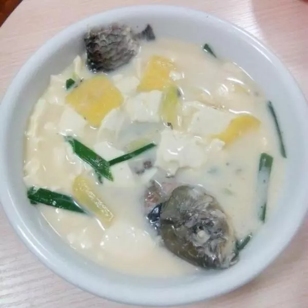 內酯豆腐魚湯