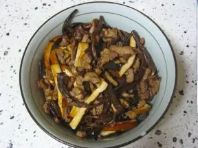 茶树菇炒肉丝