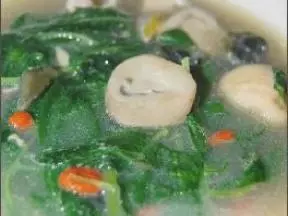 硯菜皮蛋肉片湯