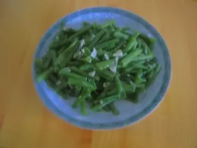 蒜茸干煸缸豆