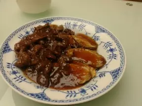 鸡肶菇牛肉配烧汁