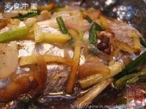 香氣四溢的烤帶魚