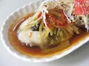 酸菜蒸鳕鱼