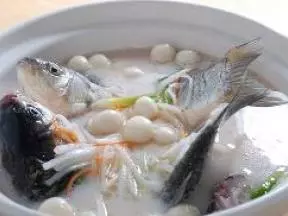 滋補靚湯湯圓銀絲鯽魚湯