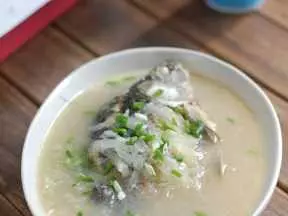 蘿蔔絲鯽魚湯