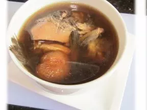 綿茵陳煲鯽魚湯