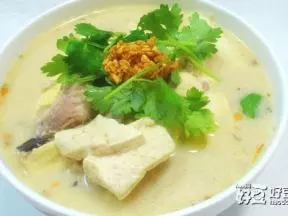 濃香豆腐魚頭湯