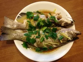 清蒸鱸魚