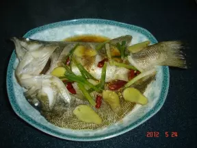 清蒸鱸魚