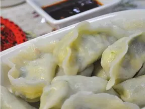 韭菜雞蛋蝦皮素餡兒餃子