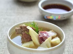 春筍鹹肉排骨湯