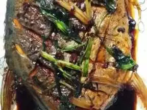 香辣醬汁鯧魚