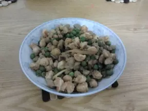 青豆鸡丁炒虾仁