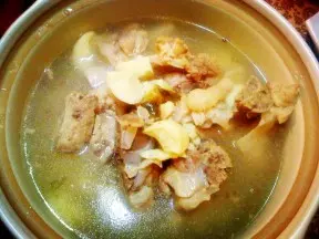慈菇海带筒骨汤