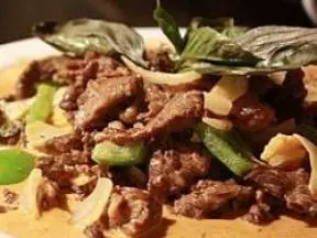 泰红咖喱烩牛肉