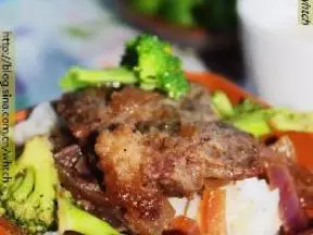 用牛排方式打造牛肉蓋飯