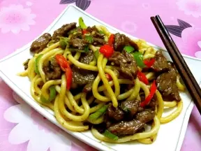 黑椒牛肉炒烏冬面