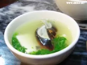 皮蛋芫荽豆腐湯