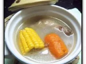甜玉米老母鸡汤