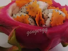 珍宝船——火龙果胡萝卜沙拉
