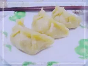 豆角肉蒸饺 。