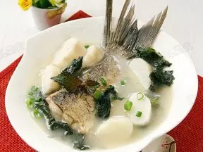 紫蘇山藥花鰱魚尾湯