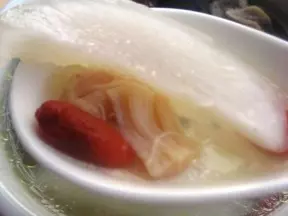 海底椰瑤柱烏雞湯