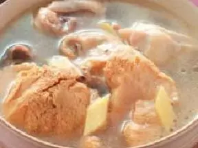 猴头菇煲鸡汤