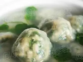 薺菜豆腐丸子湯