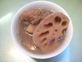 蓮藕豬骨湯