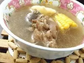 玉米土豆筒骨汤