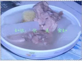 白蘿蔔骨頭湯