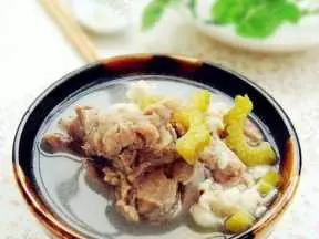 苦瓜薏米骨头汤