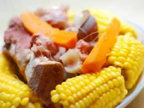 玉米紅蘿蔔竹蔗豬骨湯