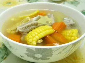 甘笋粟米排骨汤
