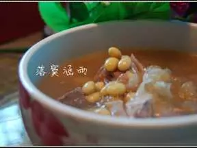 銀耳黃豆排骨湯