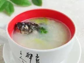 鲫鱼白菜汤