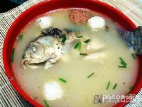 鯽魚雙色丸子湯