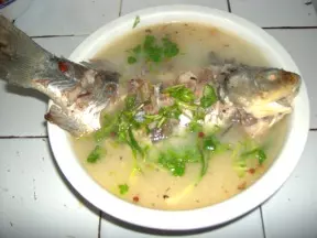 奶白鯽魚粉絲湯