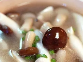 杂骨菌菇汤