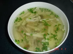 鮮美菌菇湯