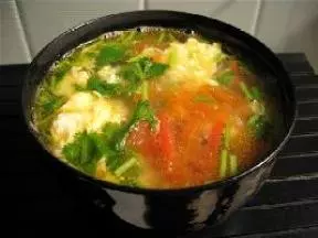 西红柿香菜蛋汤