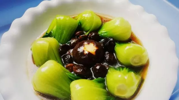 多一点步骤，家常菜更加有滋味丨香菇油菜 · 圆满素食