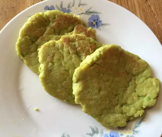 宝宝辅食：牛油果鸡蛋饼（12m+）