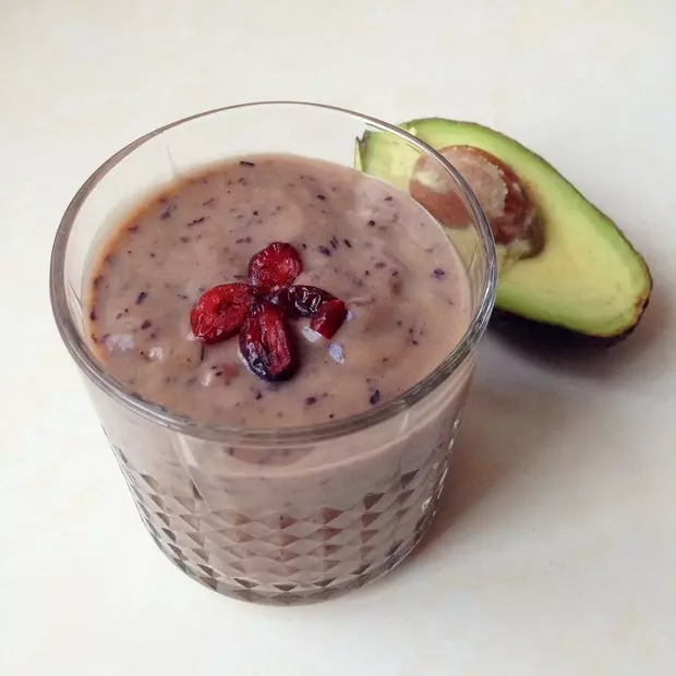 牛油果莓果果昔（Avocado Blueberry Smoothie）