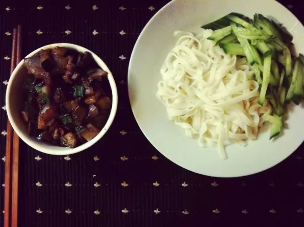 韓式炸醬麵（Jjajangmyeon）