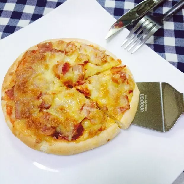 芝士培根火腿披薩Pizza