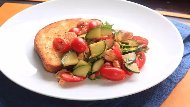 鸡肉番茄色拉（Tomato Chicken Salad）