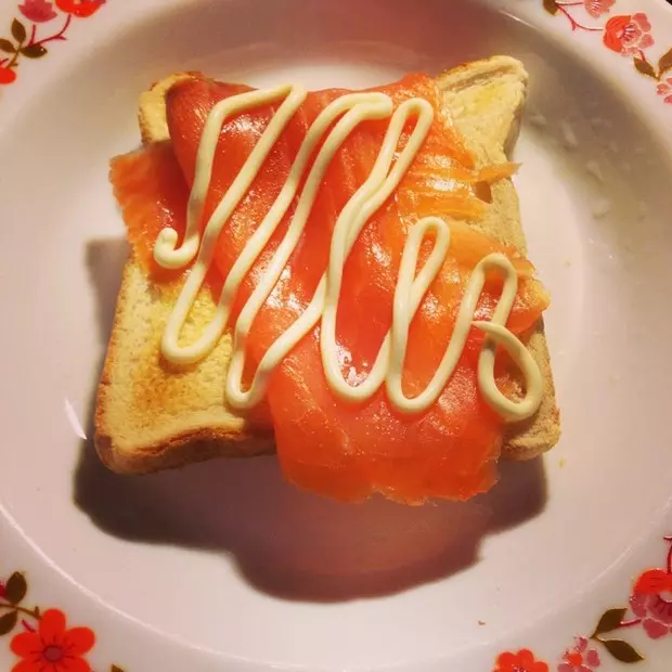 Smoked Salmon Toast 煙燻三文魚吐司