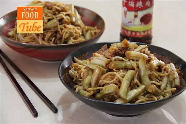 家常豆角焖面 Fried noodles with Bean